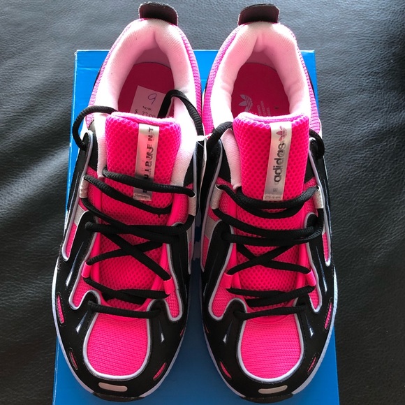 🆕Adidas Shoes. NWT 08041